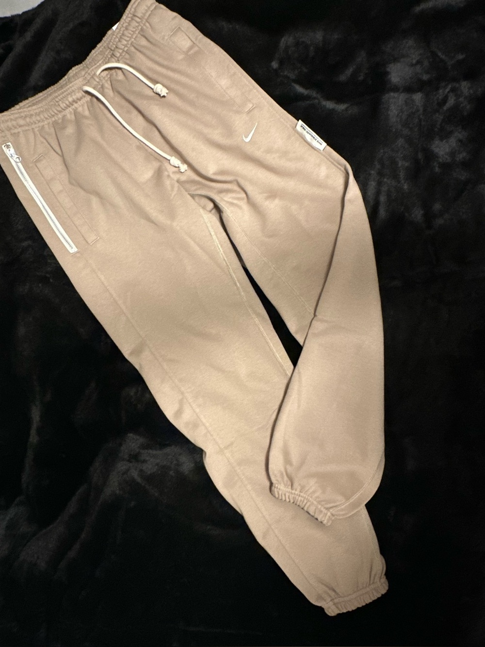 NEW NIKE DRI-FIT STANDARD ISSUE BASKETBALL PANTS KHAKI Men's SMALL